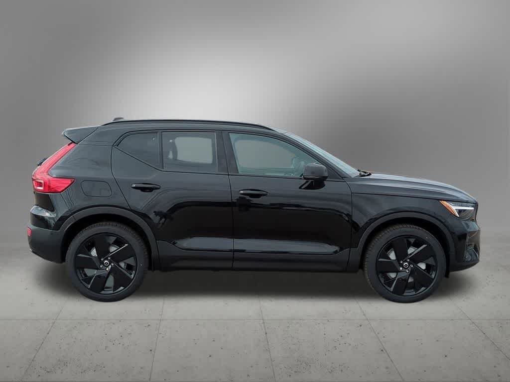 Thumbnail: 2026 Volvo XC40 - 7