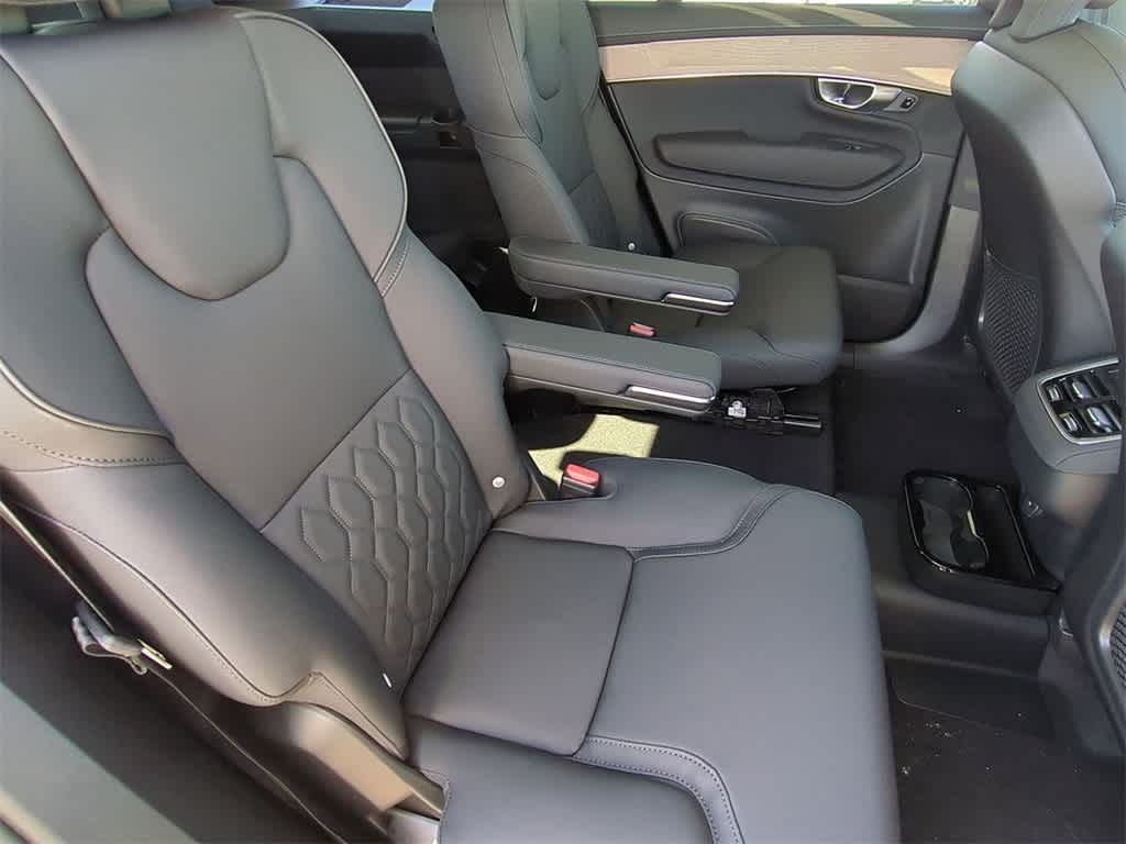 Thumbnail: 2026 Volvo XC90 - 19