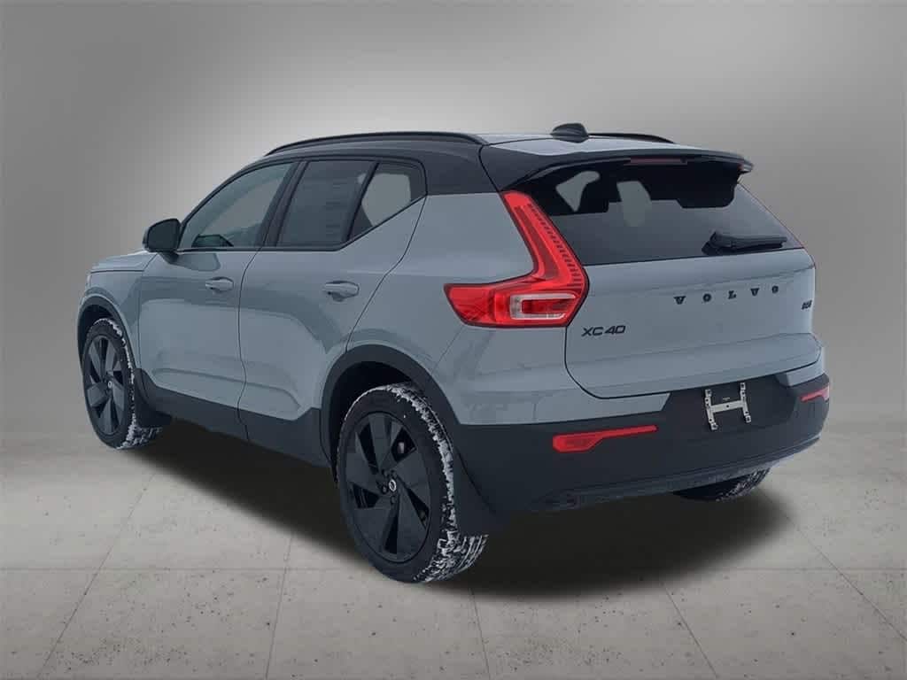 New 2026 Volvo XC40 B5 Ultra Black Edition SUV