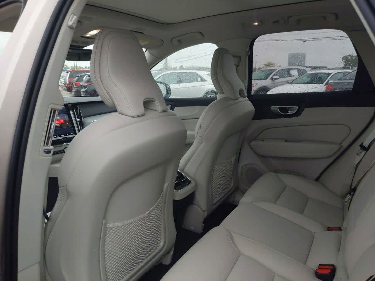 Thumbnail: 2025 Volvo XC60 - 15