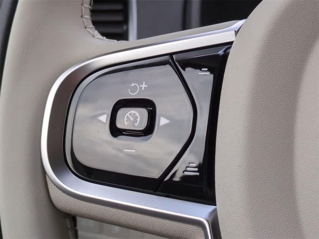 Thumbnail: 2025 Volvo XC90 - 24