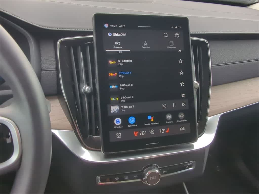 Thumbnail: 2025 Volvo XC90 - 28