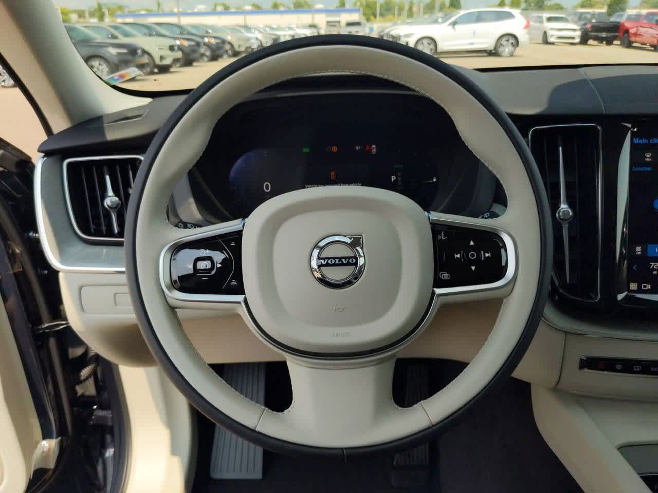 Thumbnail: 2025 Volvo XC60 - 20