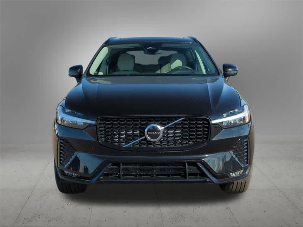 Thumbnail: 2025 Volvo XC60 - 9