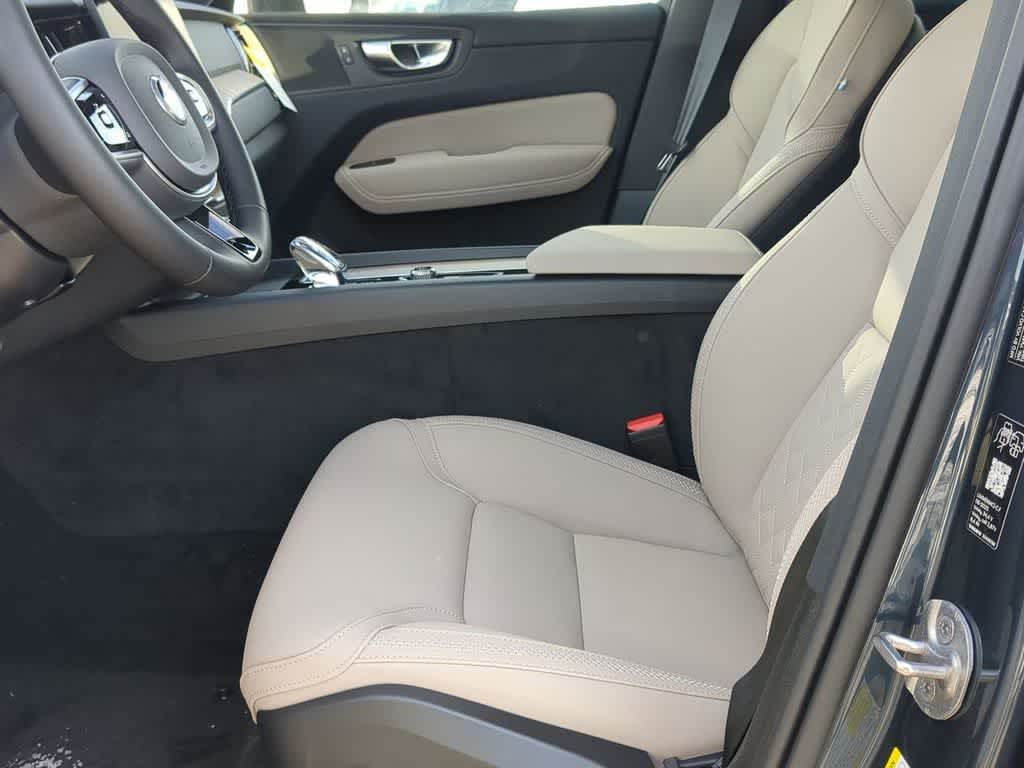 Thumbnail: 2026 Volvo XC60 - 15