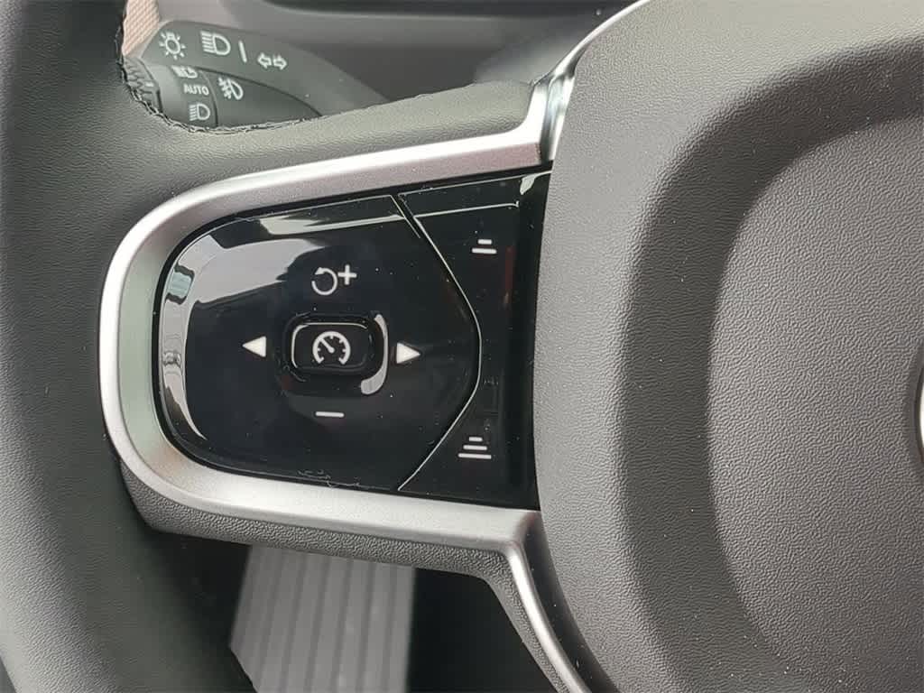 Thumbnail: 2026 Volvo XC90 - 22