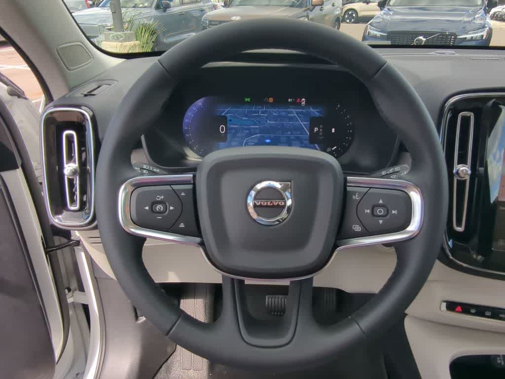Thumbnail: 2026 Volvo XC40 - 21