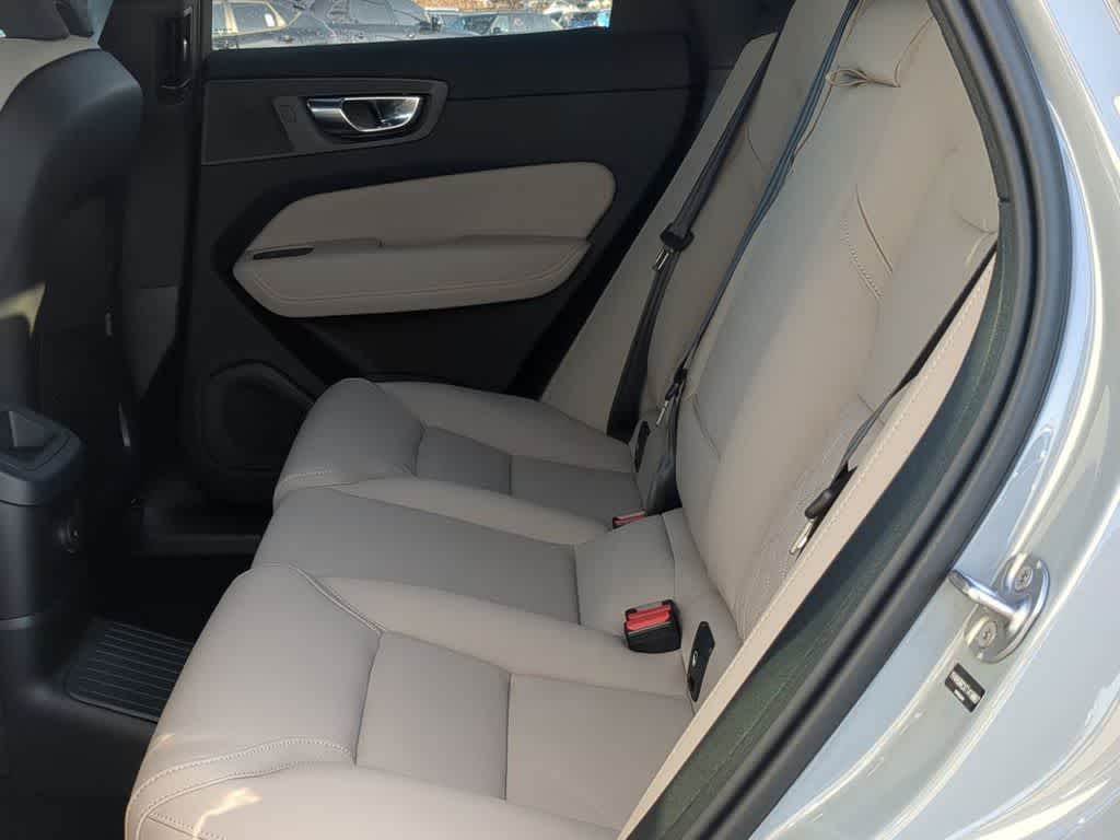 Thumbnail: 2026 Volvo XC60 - 18