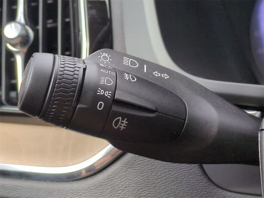 Thumbnail: 2026 Volvo XC60 - 27