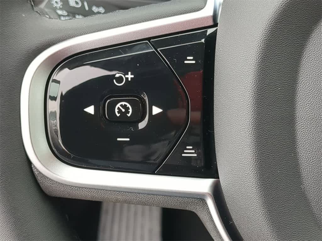 Thumbnail: 2026 Volvo XC60 - 22