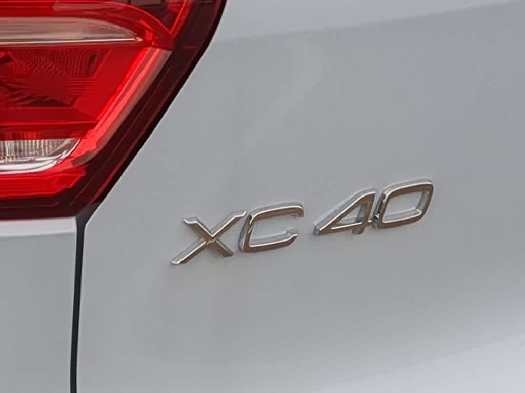 Thumbnail: 2026 Volvo XC40 - 12