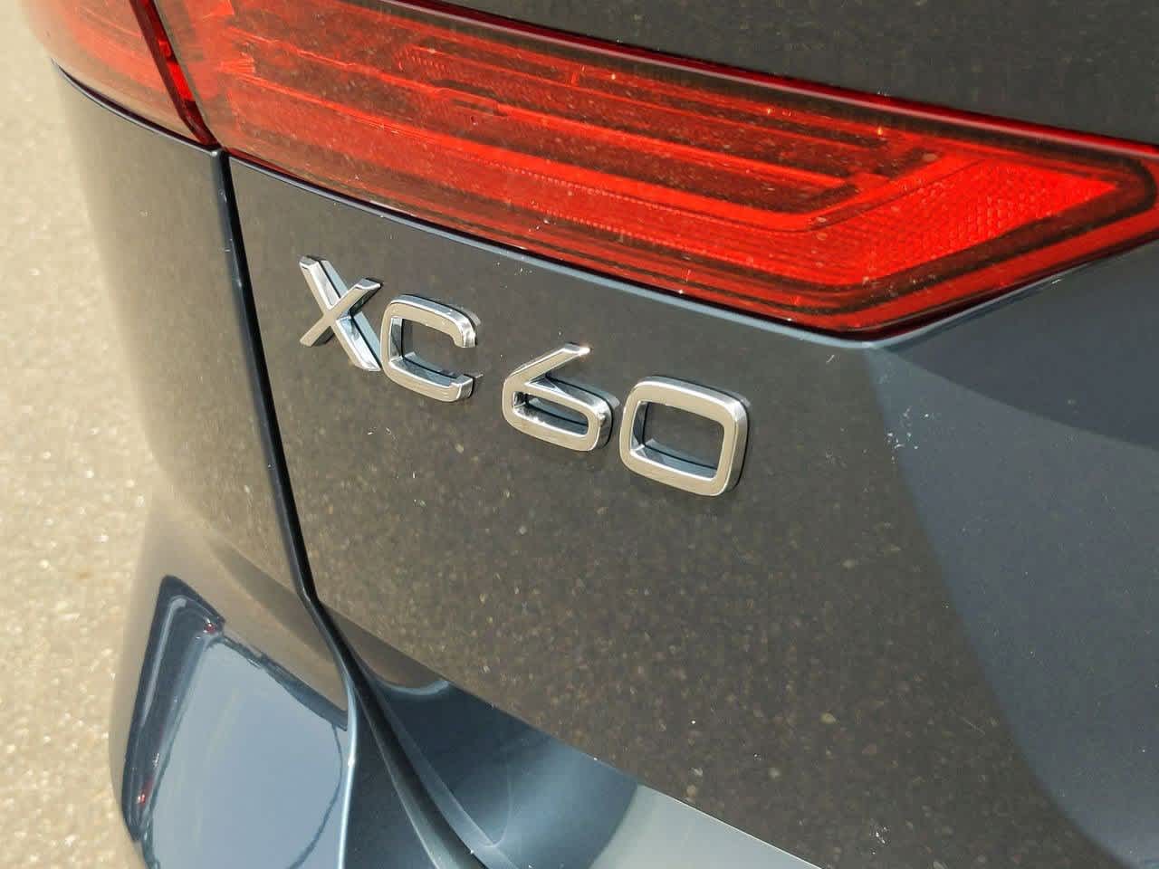 Thumbnail: 2025 Volvo XC60 - 11
