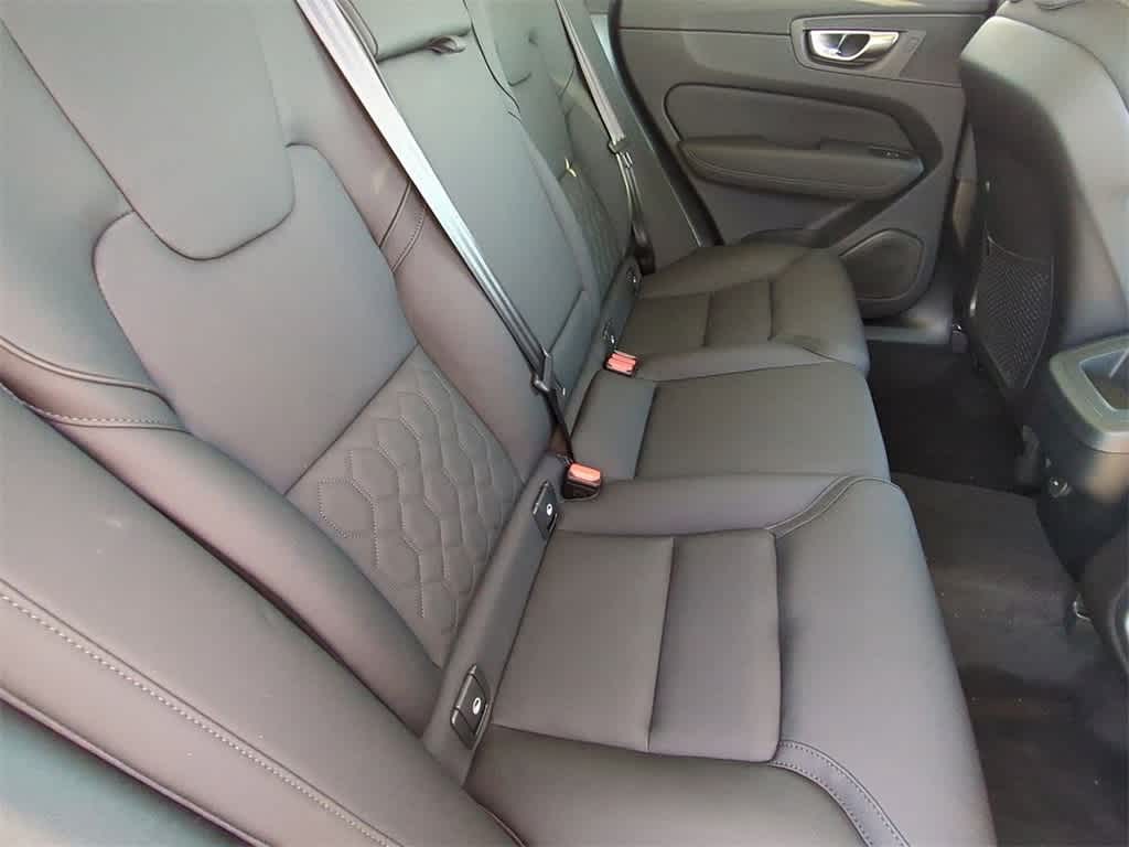 Thumbnail: 2026 Volvo XC60 - 20