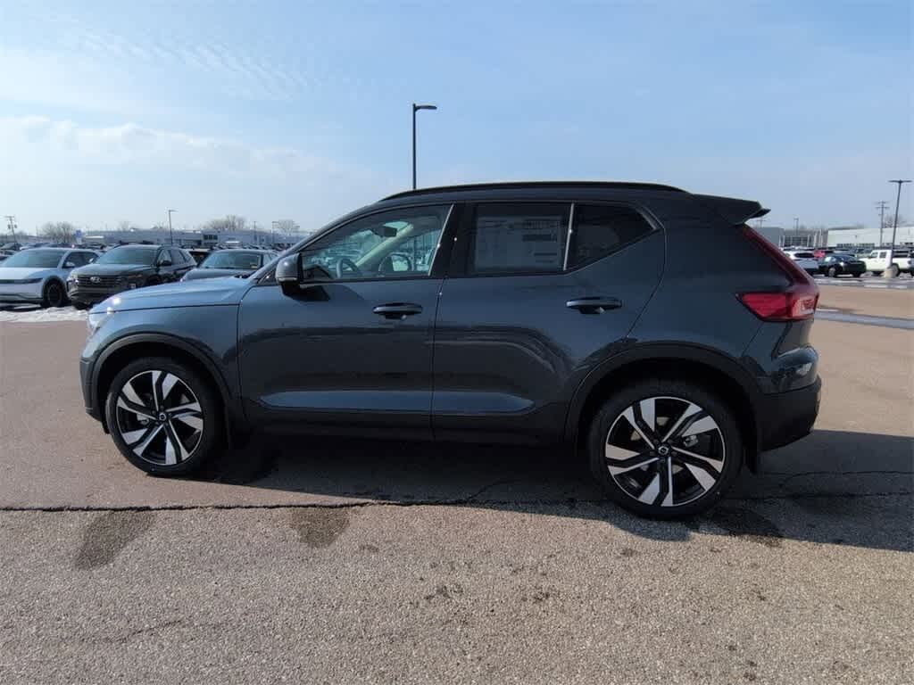 New 2026 Volvo XC40 B5 Ultra SUV