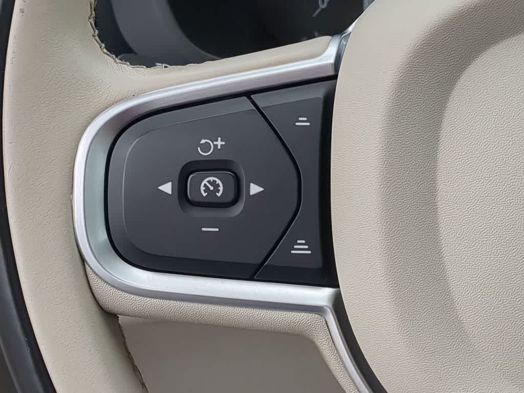 Thumbnail: 2019 Volvo XC60 - 22