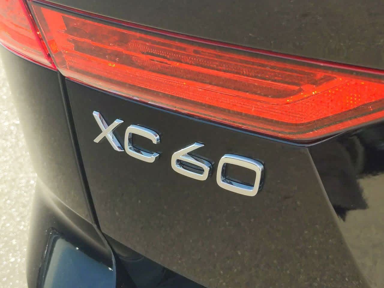 Thumbnail: 2025 Volvo XC60 - 11
