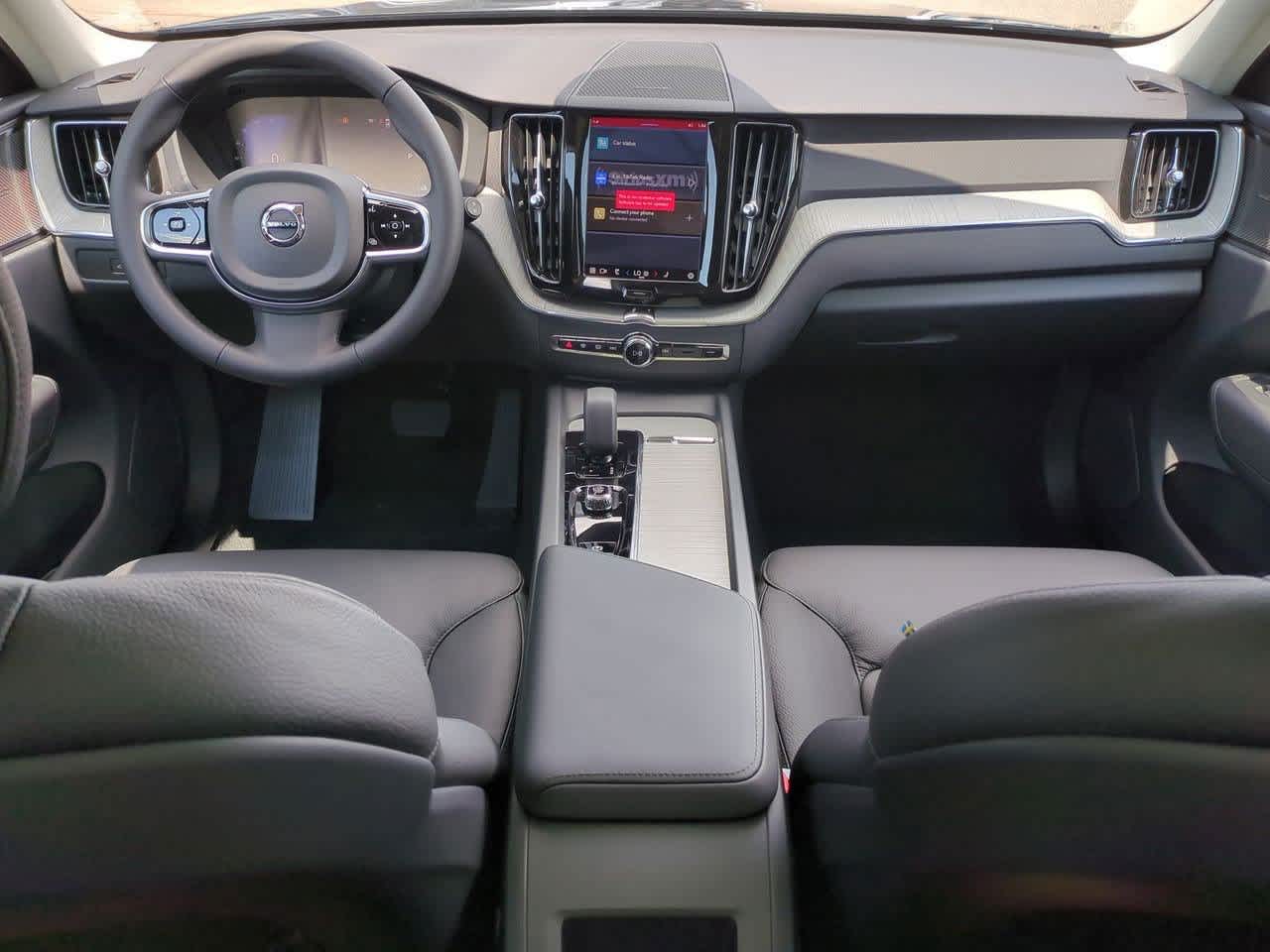 Thumbnail: 2025 Volvo XC60 - 14