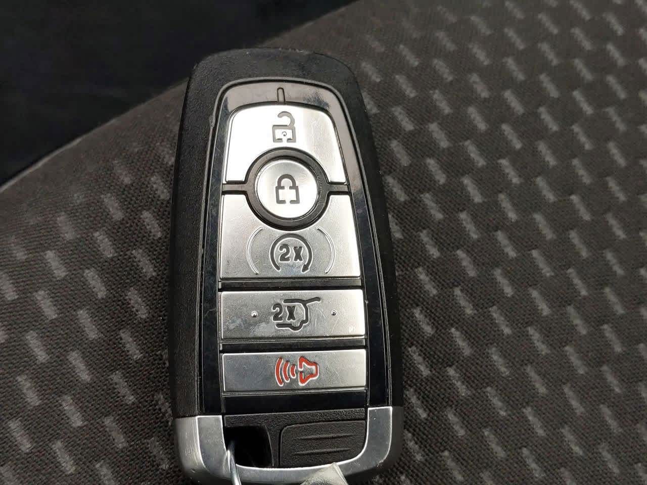 2024 Ford Escape ST-Line 32