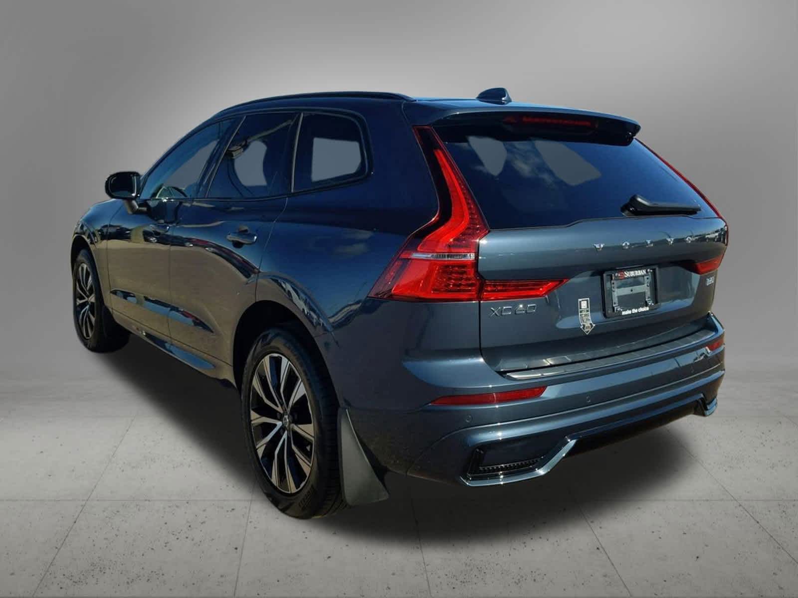 Thumbnail: 2025 Volvo XC60 - 4