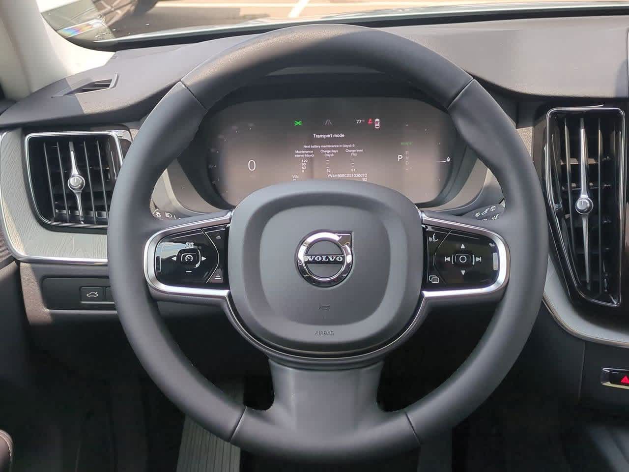 Thumbnail: 2025 Volvo XC60 - 23