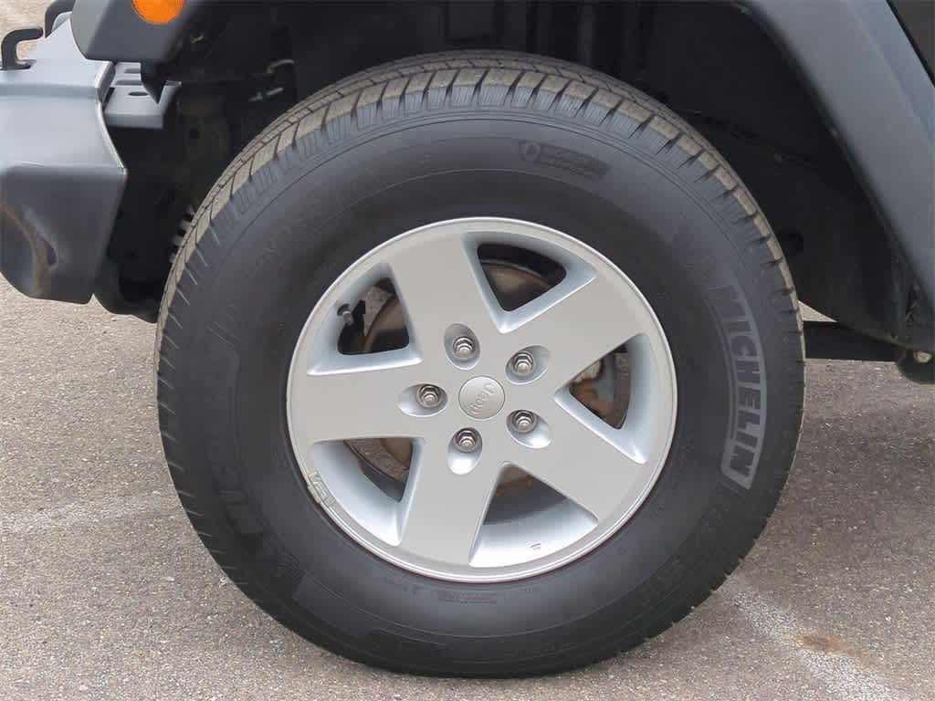 Thumbnail: 2017 Jeep Wrangler - 13