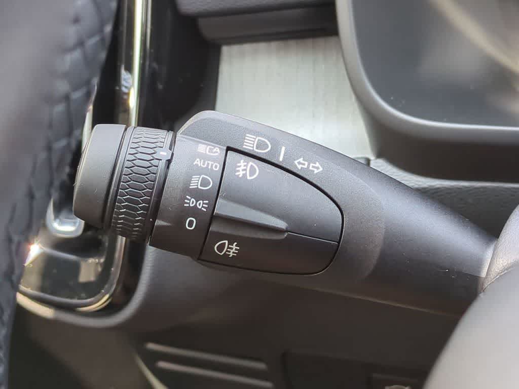 Thumbnail: 2026 Volvo XC40 - 26