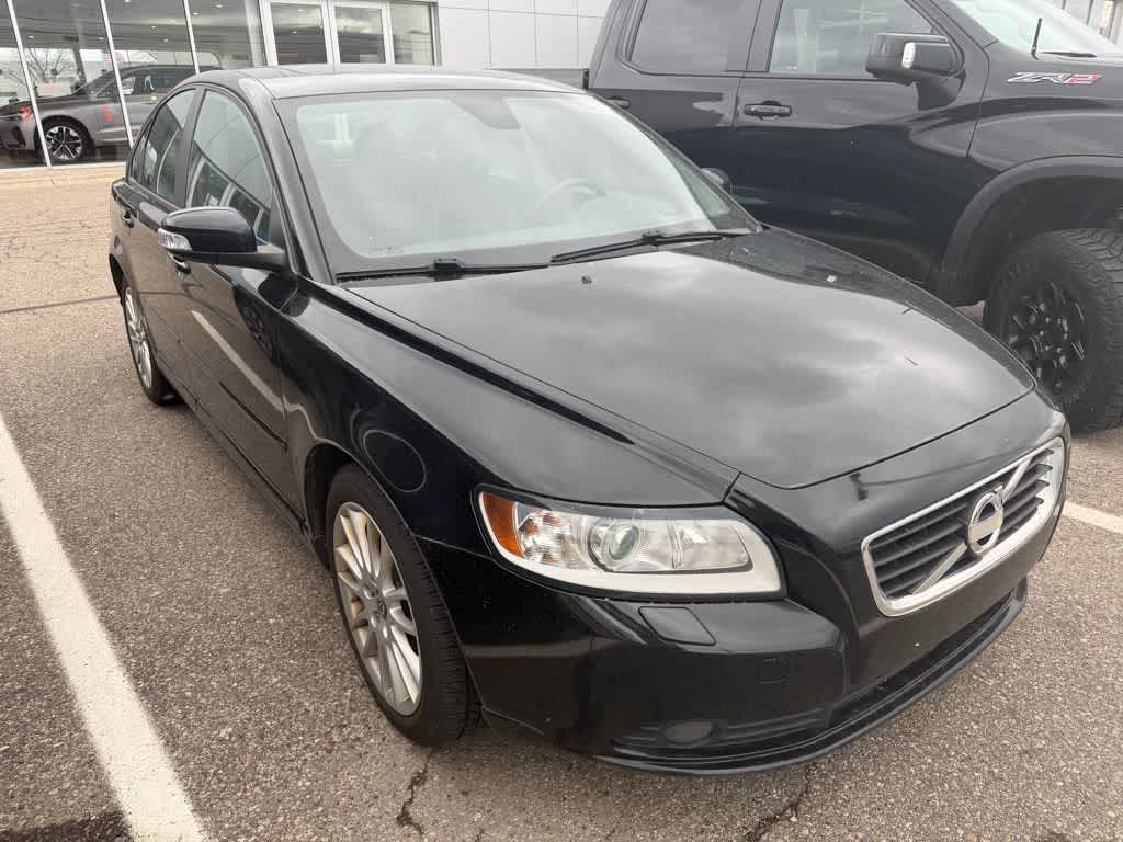 Thumbnail: 2011 Volvo S40 - 11