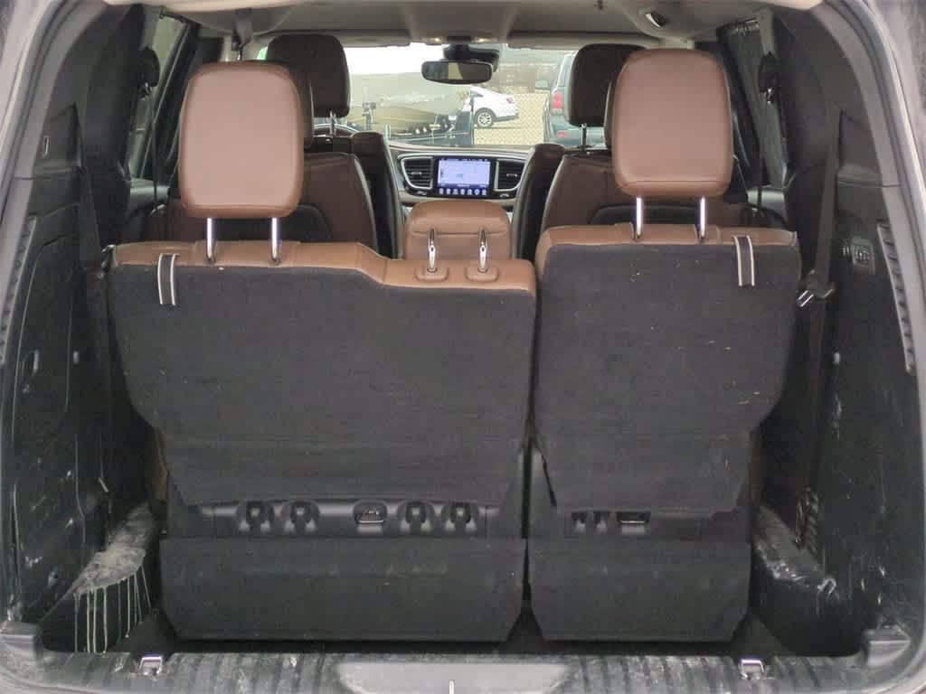 Thumbnail: 2017 Chrysler Pacifica - 34