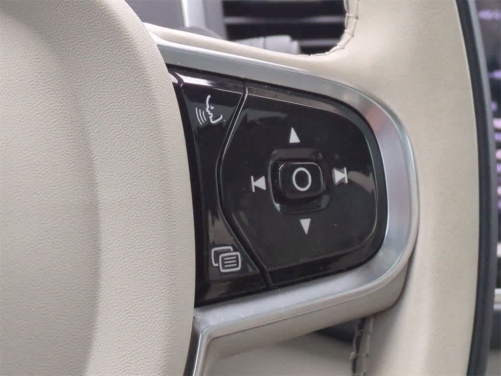 Thumbnail: 2023 Volvo XC90 - 25