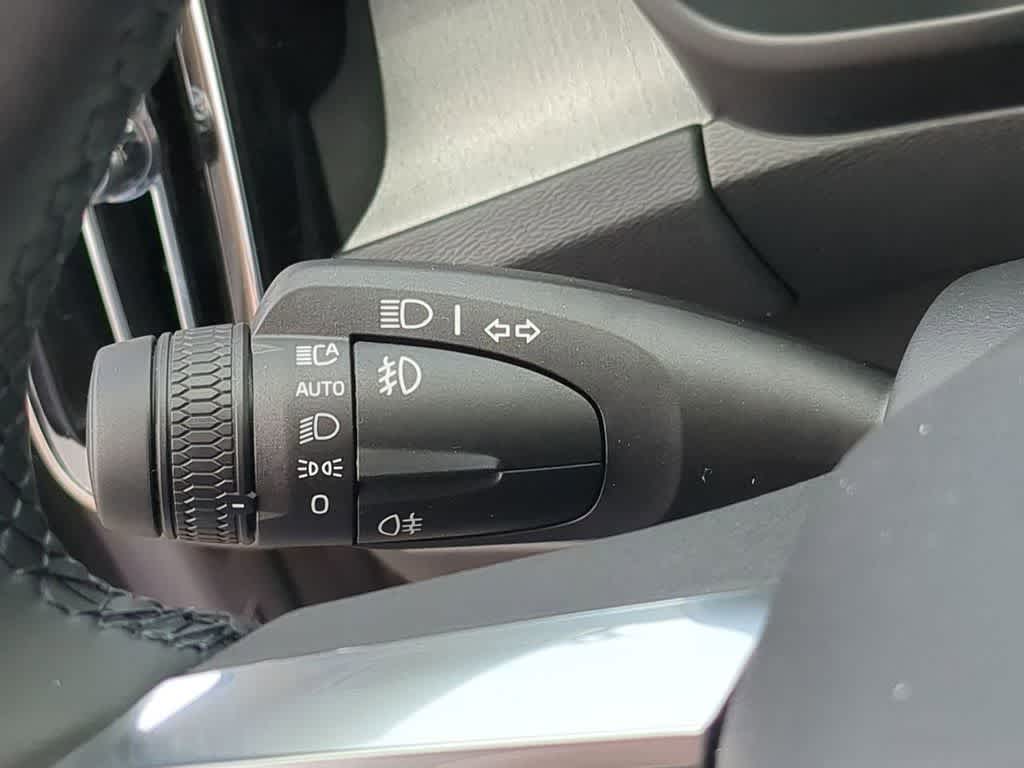 Thumbnail: 2026 Volvo XC40 - 25