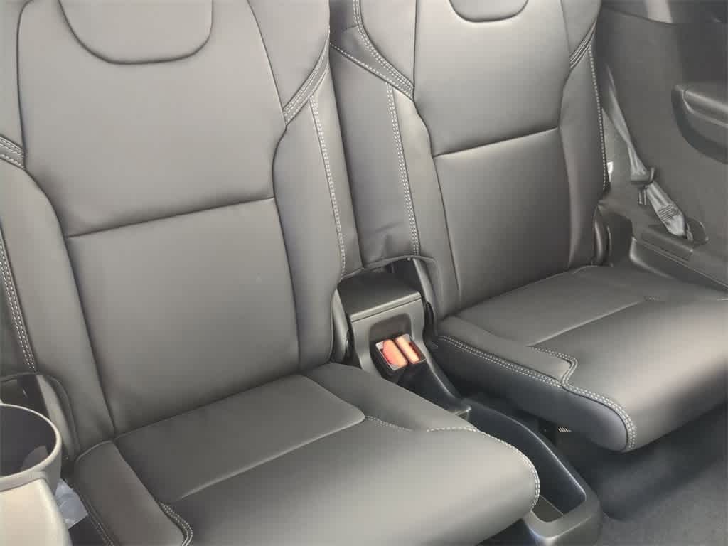 Thumbnail: 2026 Volvo XC90 - 21