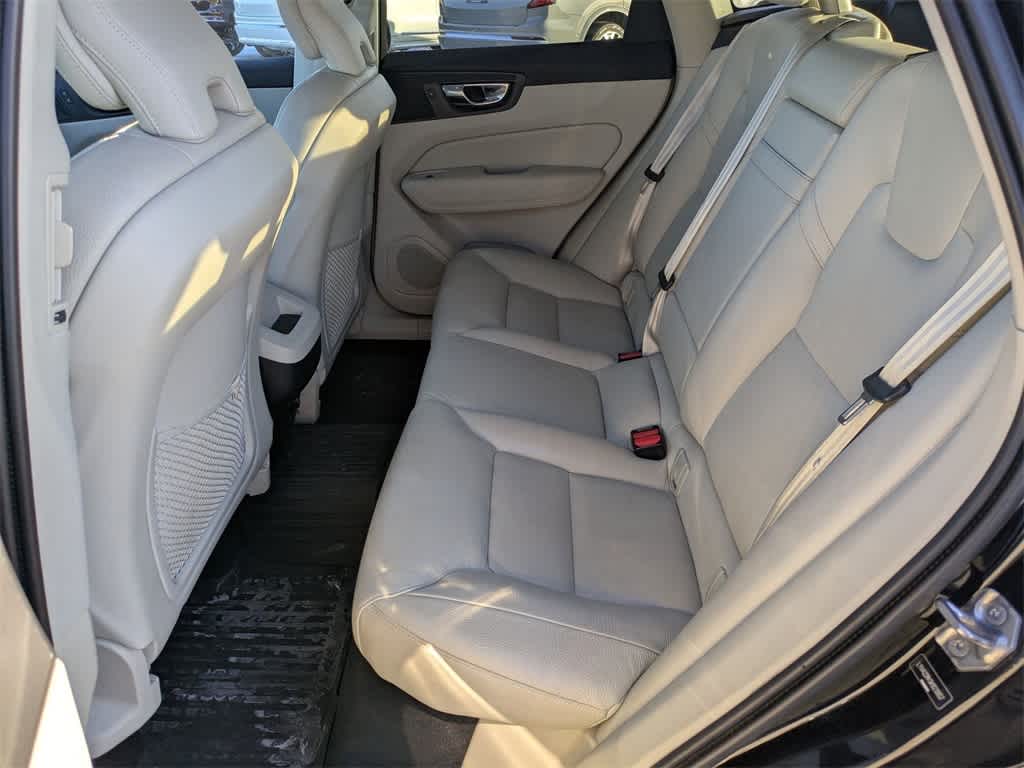 Thumbnail: 2019 Volvo XC60 - 19