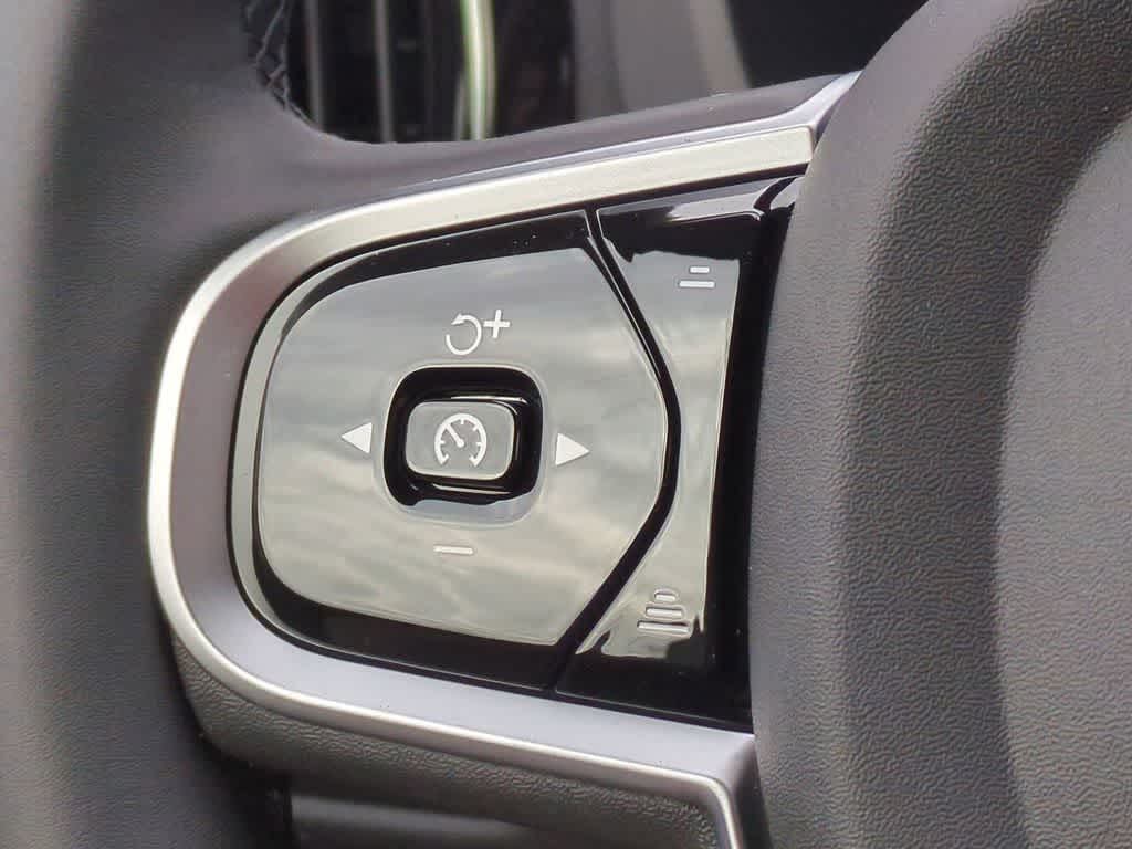 Thumbnail: 2026 Volvo XC60 - 24