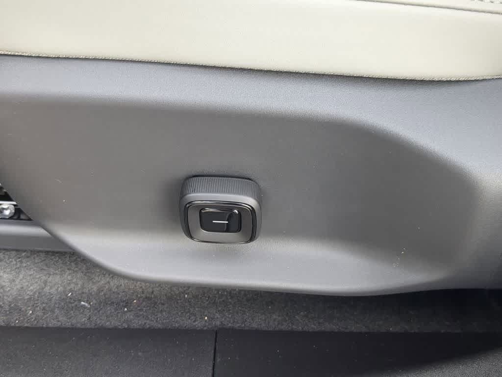 Thumbnail: 2026 Volvo EX30 - 16