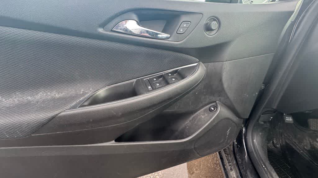 Thumbnail: 2017 Chevrolet Cruze - 16