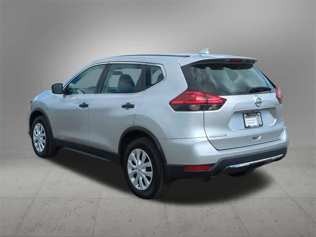 Thumbnail: 2017 Nissan Rogue - 4