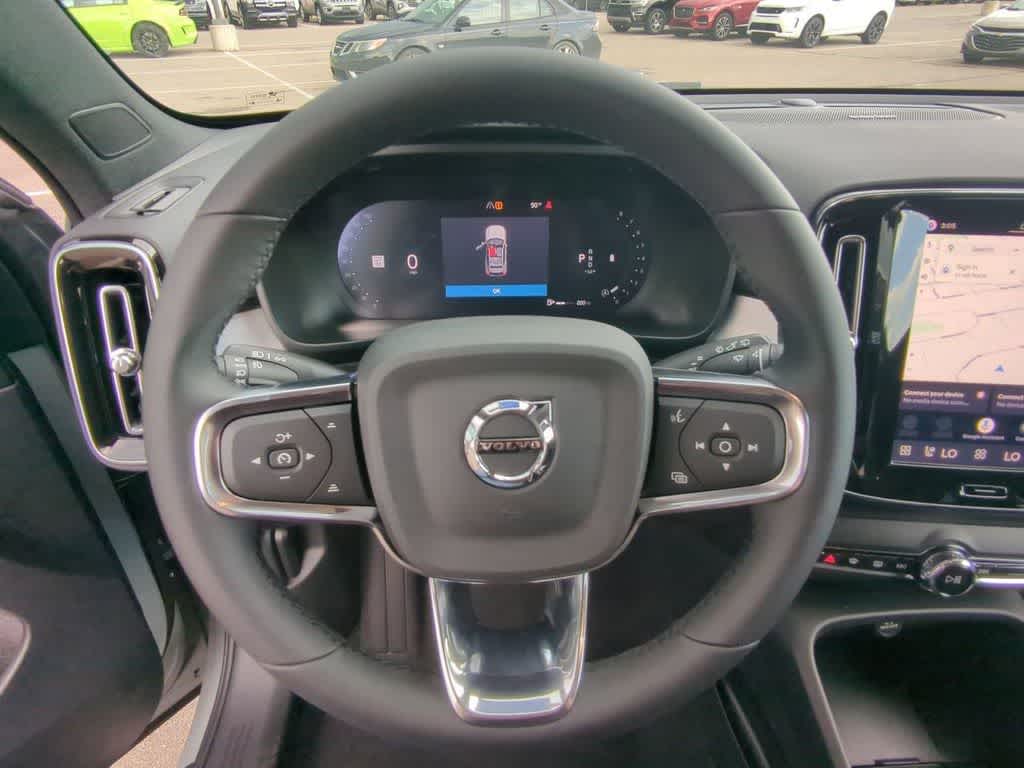 Thumbnail: 2026 Volvo XC40 - 21
