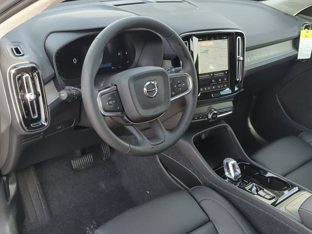 Thumbnail: 2026 Volvo XC40 - 2