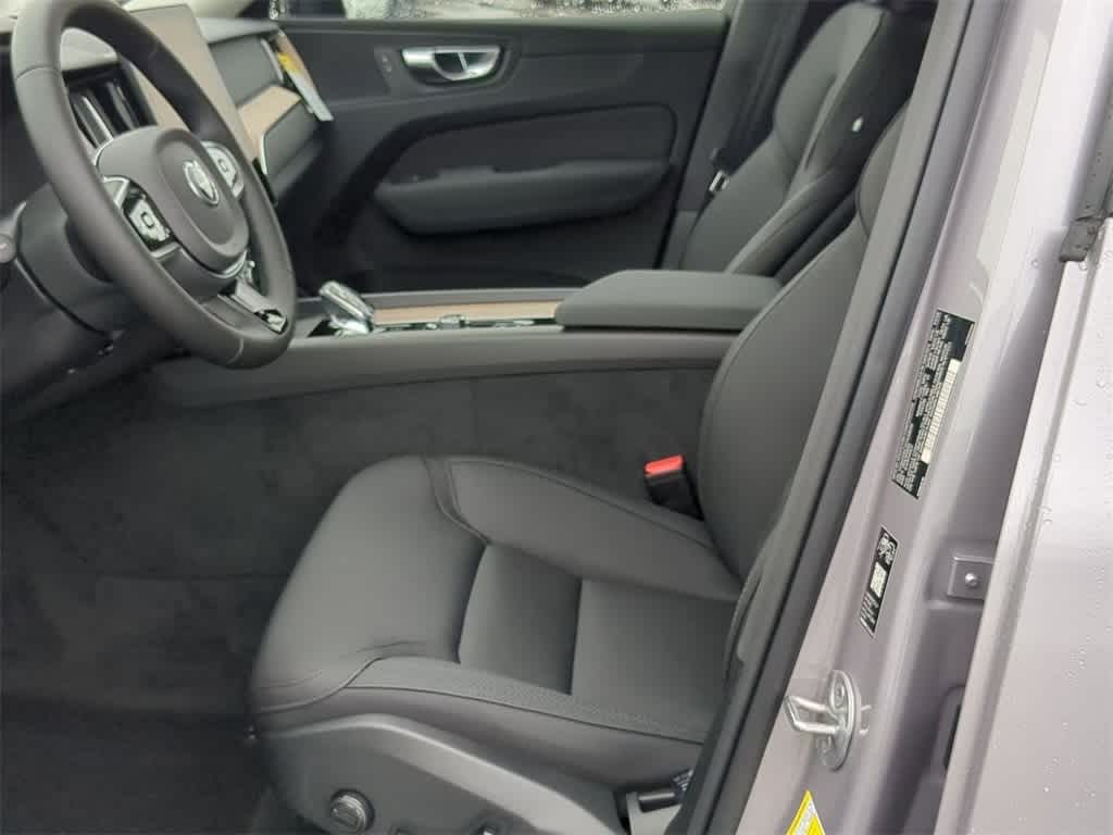 Thumbnail: 2026 Volvo XC60 - 15