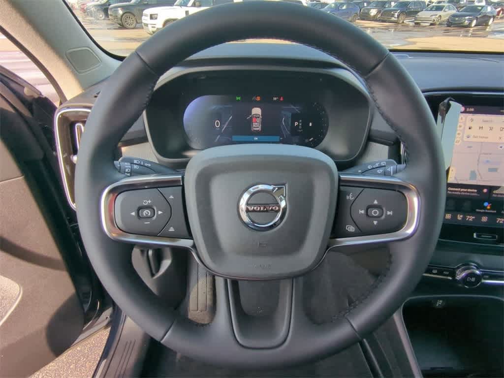 Thumbnail: 2026 Volvo XC40 - 21