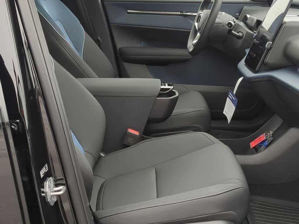 Thumbnail: 2025 Volvo EX30 - 20