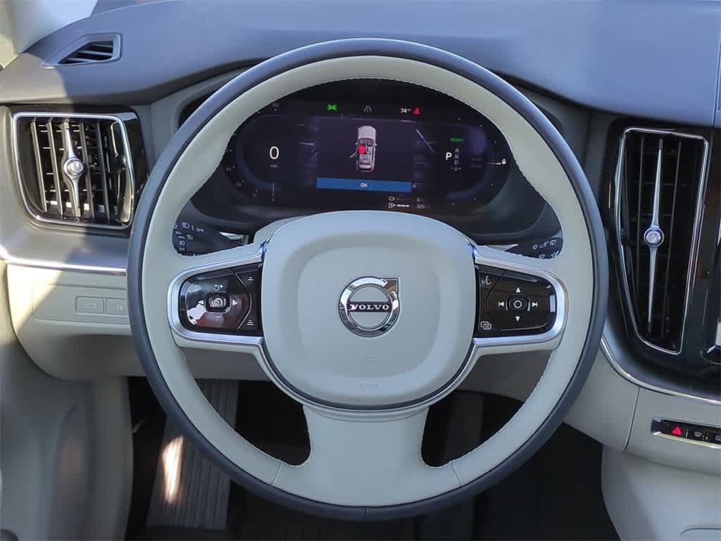 Thumbnail: 2025 Volvo XC60 - 22