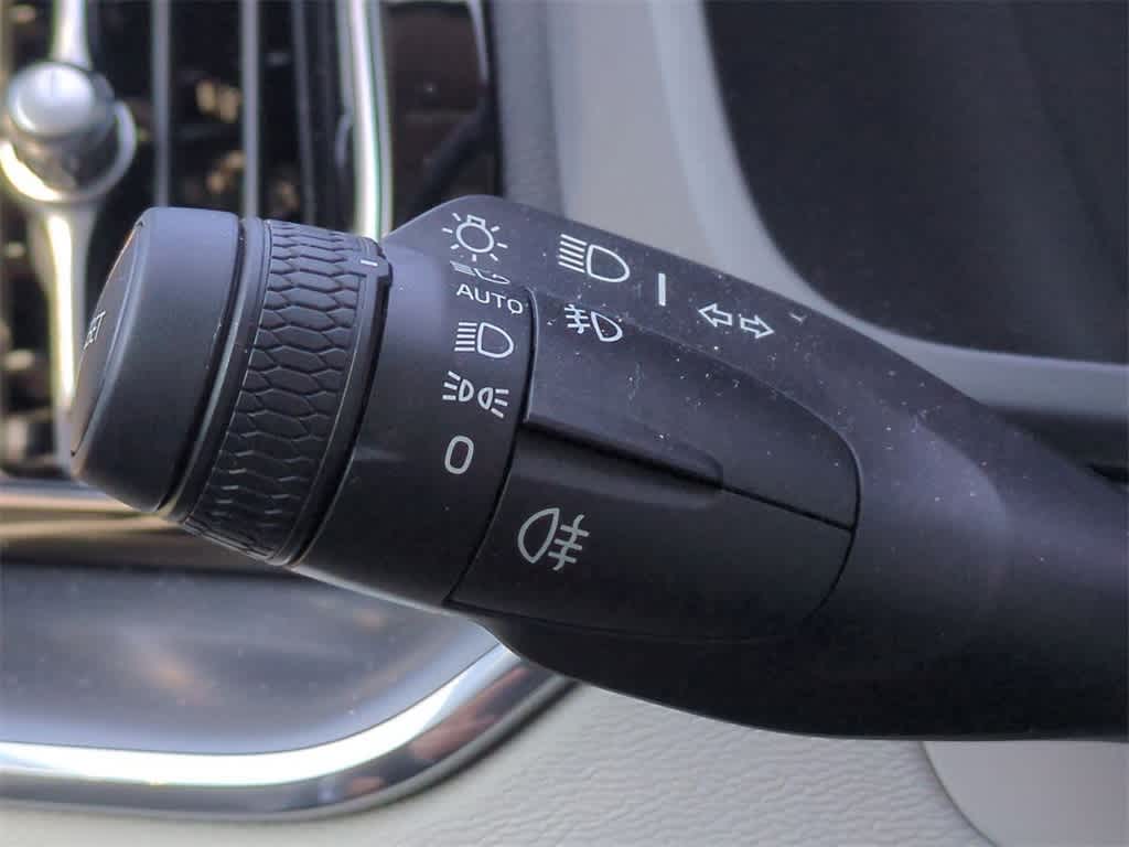 Thumbnail: 2025 Volvo XC60 - 26