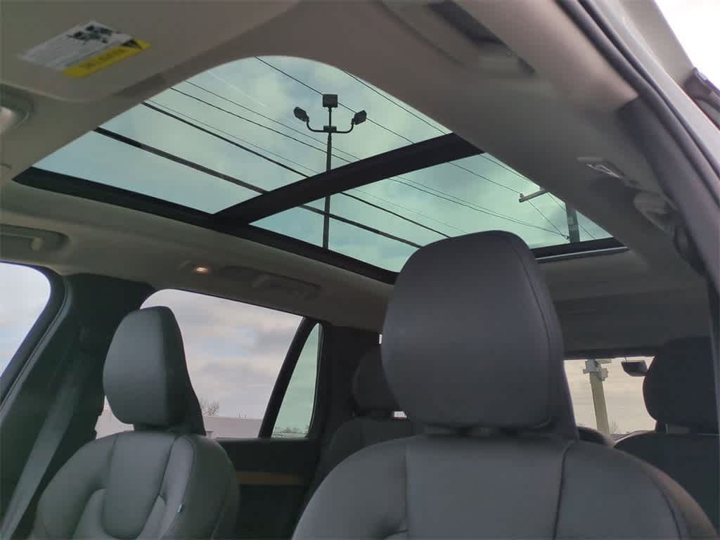 Thumbnail: 2025 Volvo XC90 - 11