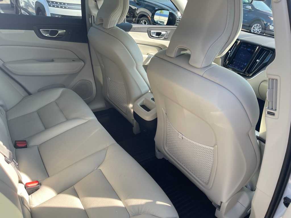 Thumbnail: 2023 Volvo XC60 - 12