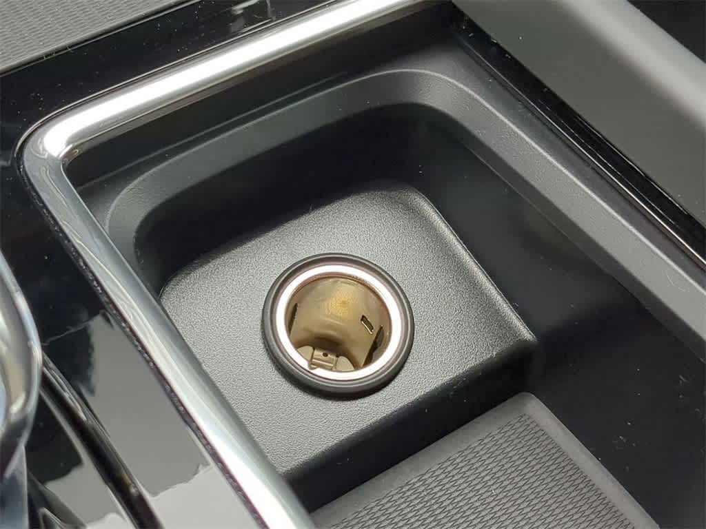 Thumbnail: 2026 Volvo XC60 - 30