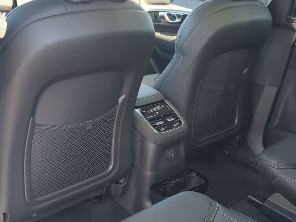 Thumbnail: 2026 Volvo XC90 - 17