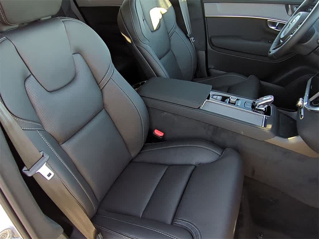 Thumbnail: 2026 Volvo XC90 - 21