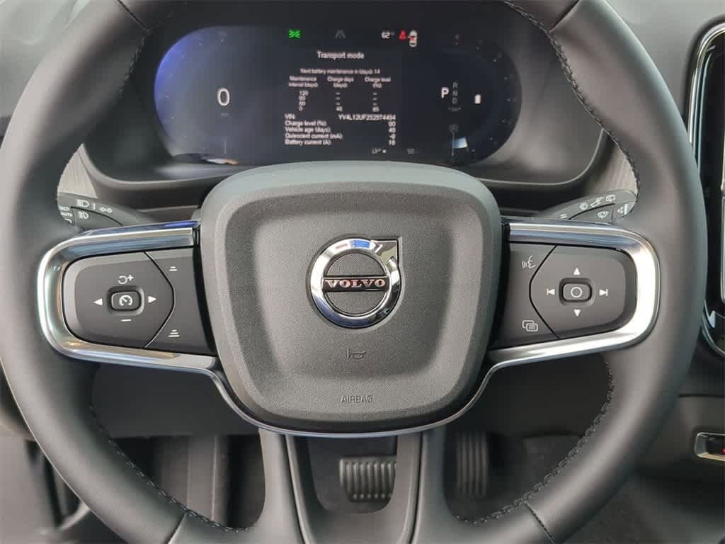 Thumbnail: 2025 Volvo XC40 - 24