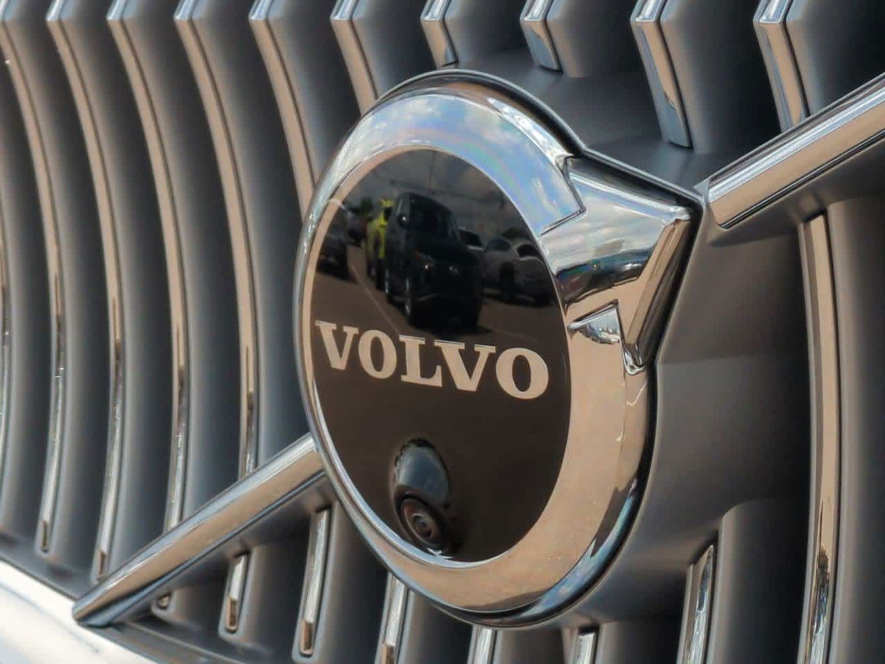 2025 Volvo XC90 T8 Plus 10